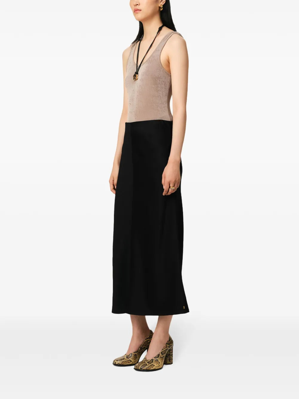 black midi skirt, AMI Paris, women's fashion, Viscose crêpe, Spring-Summer 2025