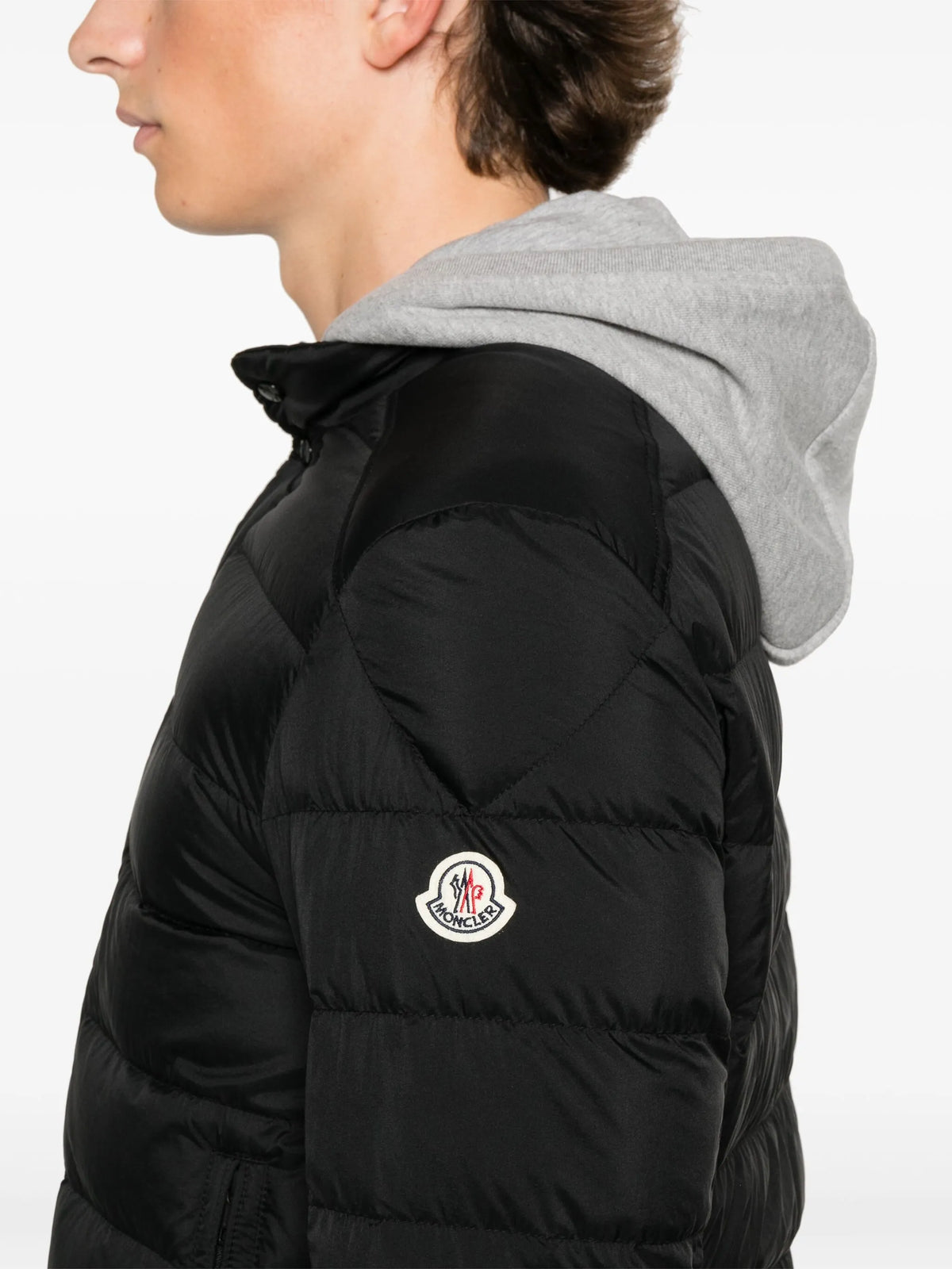 Image of Doudoune Selves Noir by Moncler for Men - Season Spring-Summer 2026 - Model View 4