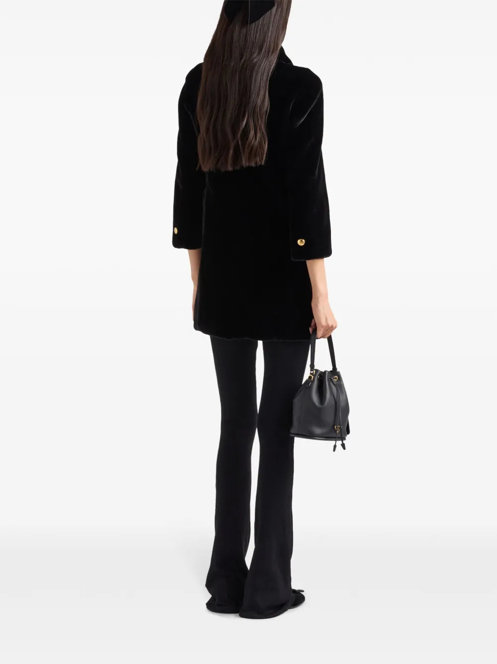 프라다의 여성용 검은색 인조 모피 코트 이미지 - 2025 봄-여름 시즌 - 상세 보기 1