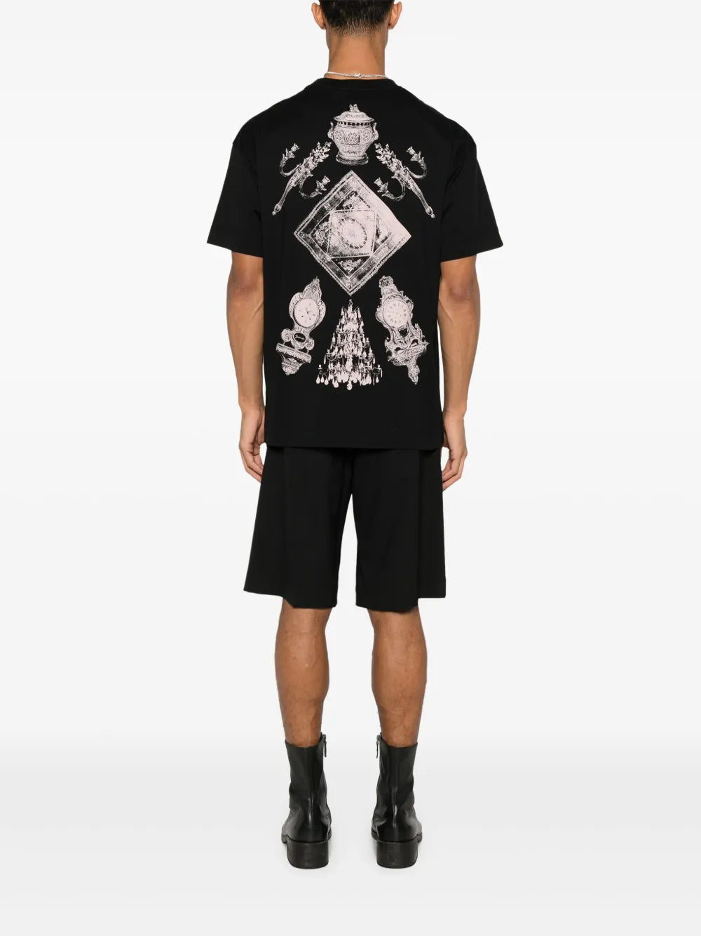 Image du t-shirt à logo noir imprimé de Givenchy pour homme - Saison printemps-été 2025 - Vue de dos