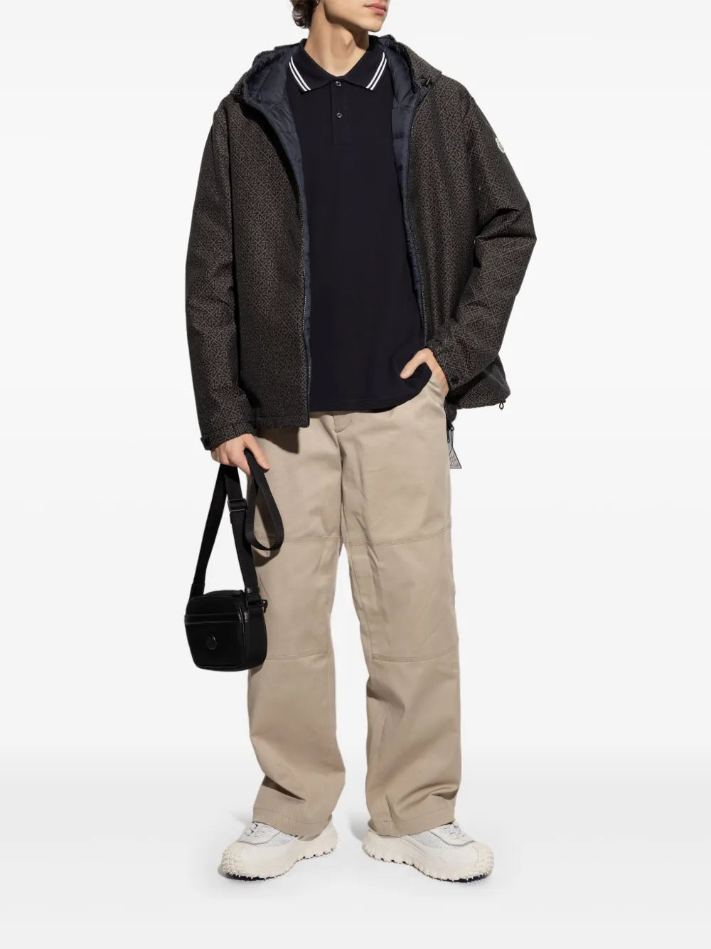 Imagem da Jaqueta Reversível Guery da Moncler para Homens - Temporada Primavera-Verão 2025 - Vista Traseira