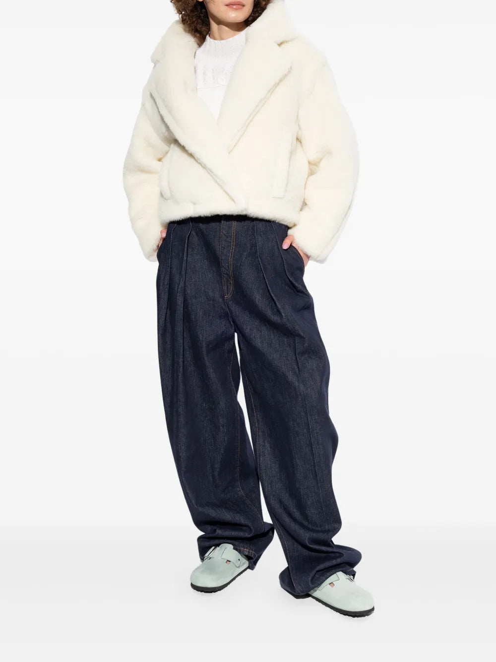 여성을 위한 비르켄스톡의 보스턴 빅 버클 뮬 이미지 - 2025 봄-여름 시즌 - 모델 보기 1