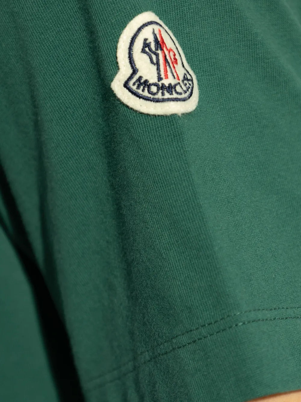 モンクレールのメンズグリーンロゴTシャツの画像 - シーズン春夏2025 - 詳細ビュー 7