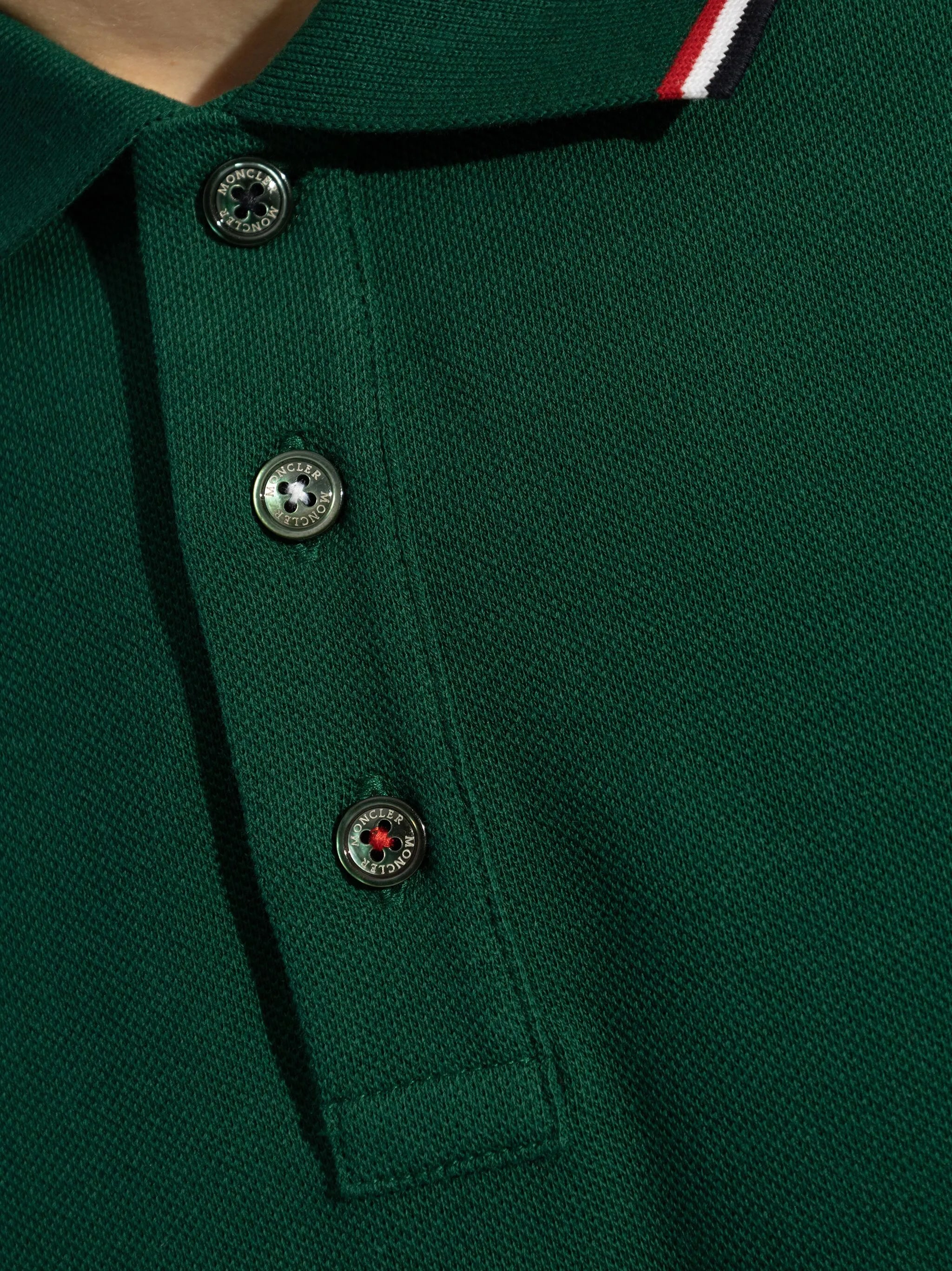 Bilde av Piqué Bomullspolo av Moncler for menn - Sesong Vår-Sommer 2026 - Modellvisning 4