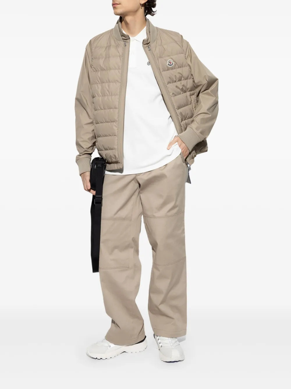 Imagem da jaqueta removível Verney Beige da Moncler para Homens - Temporada Primavera-Verão 2025 - Vista Traseira