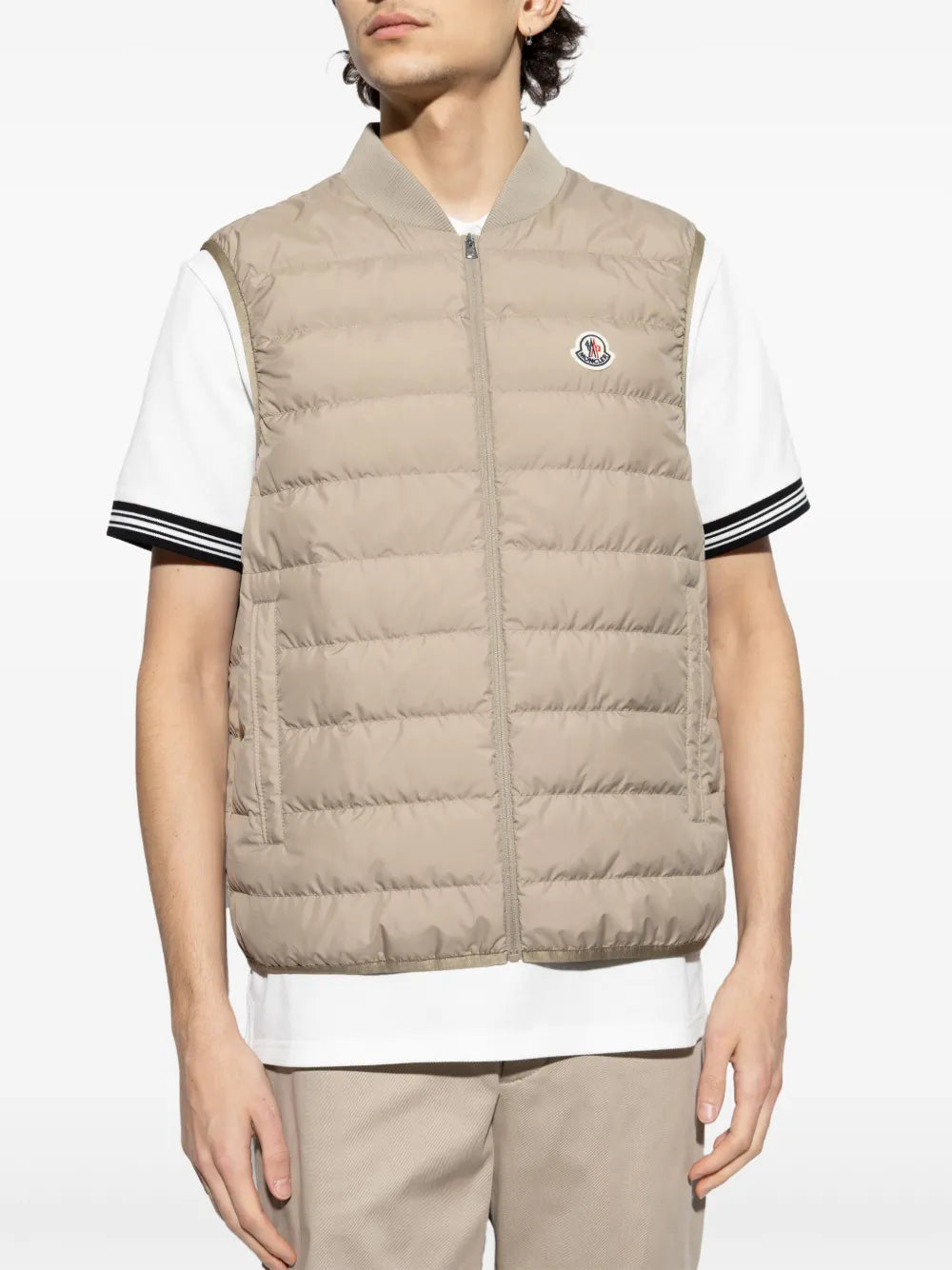 Imagem da jaqueta removível Verney Beige da Moncler para Homens - Temporada Primavera-Verão 2025 - Vista Detalhe 11