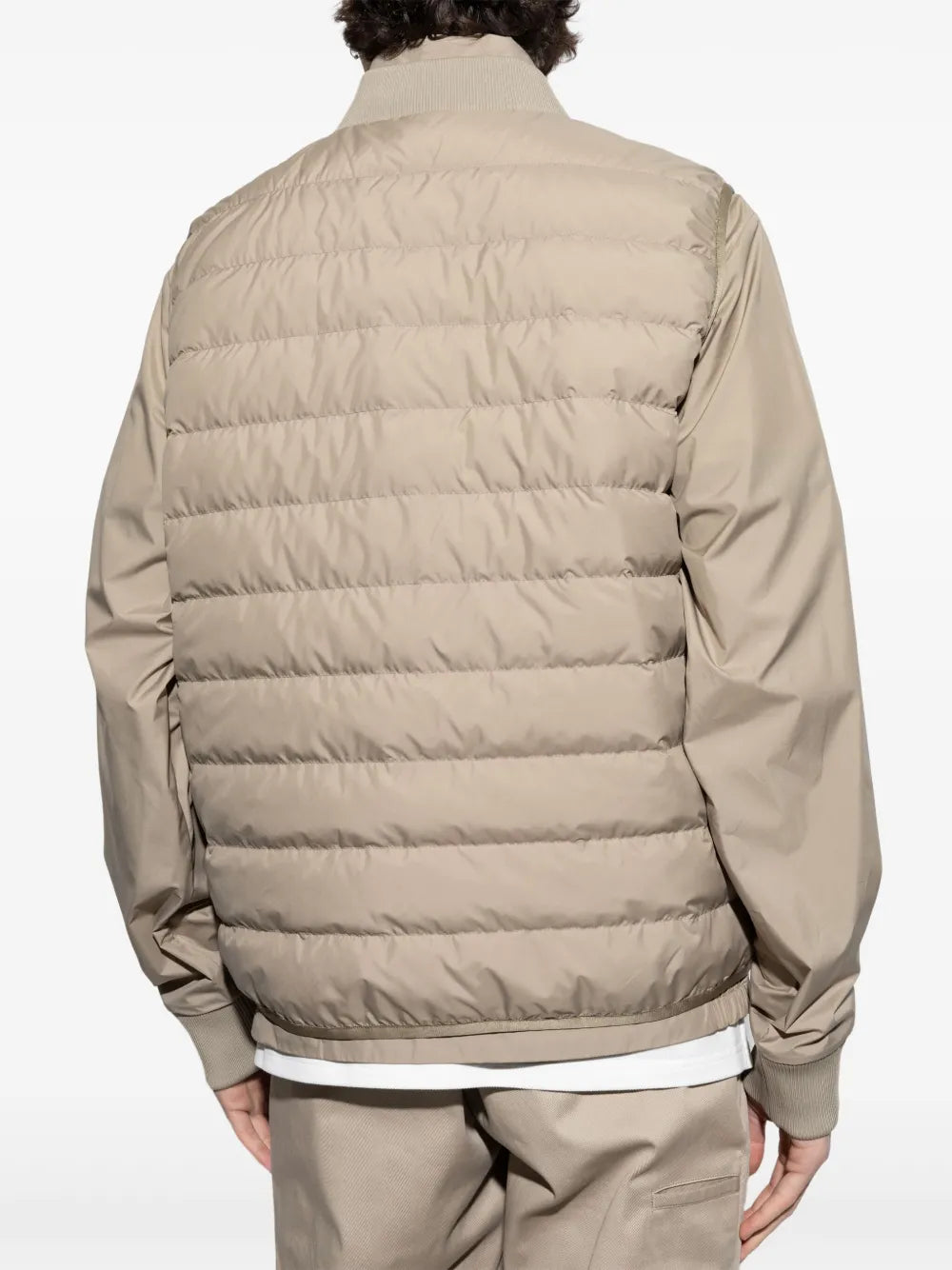 Imagem da jaqueta removível Verney Beige da Moncler para Homens - Temporada Primavera-Verão 2025 - Vista Detalhe 6