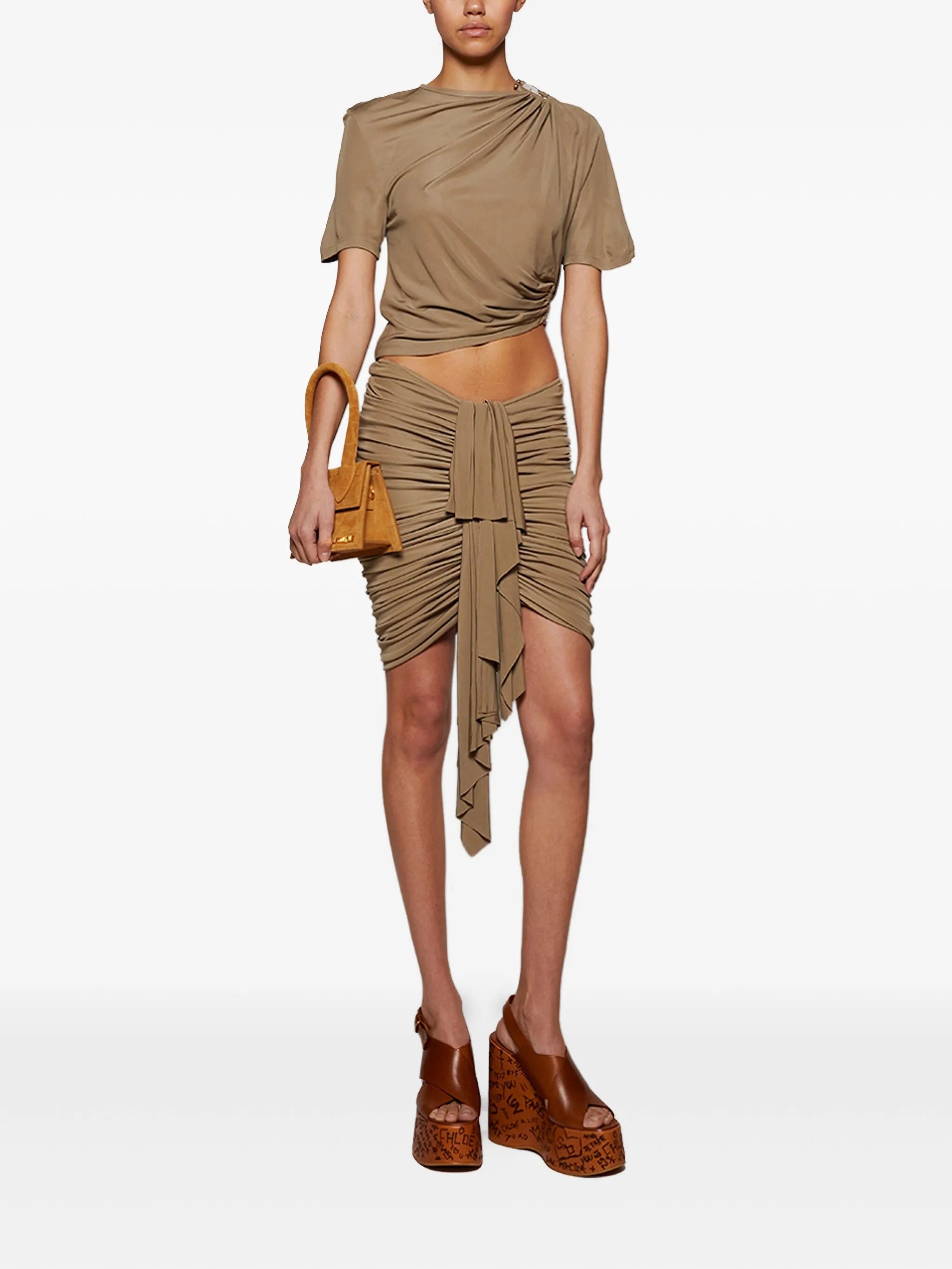 Bild des drapierten Rocks Vivenda von Christopher Esber für Frauen - Saison Herbst-Winter 2025 - Modellansicht 1