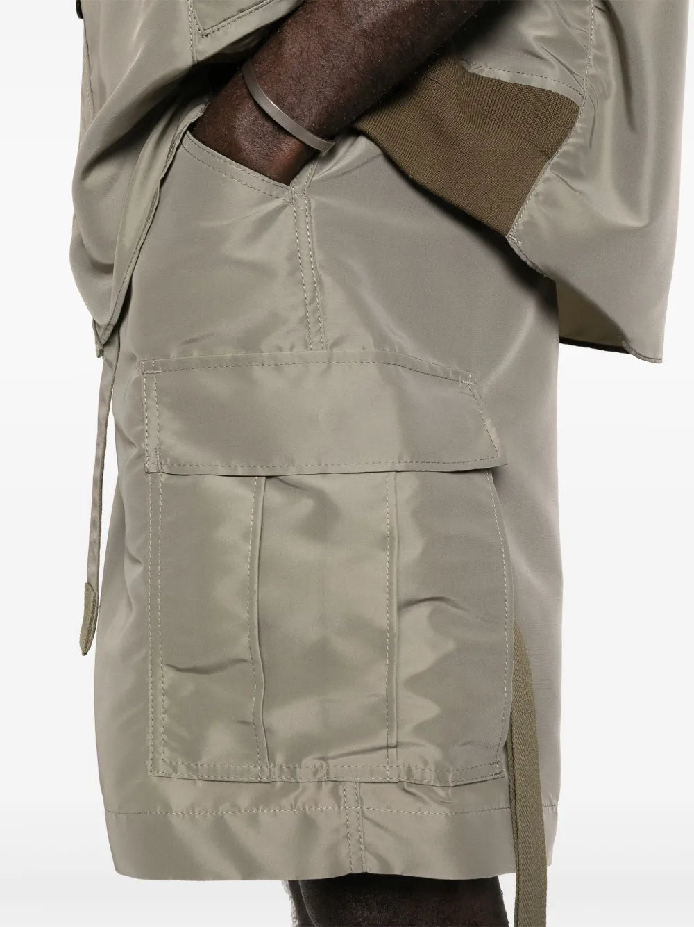 ベージュナイロンショーツ