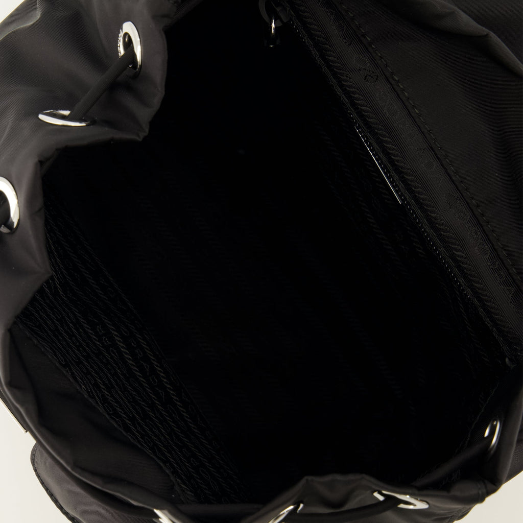 Petit sac à dos noir en Re-Nylon