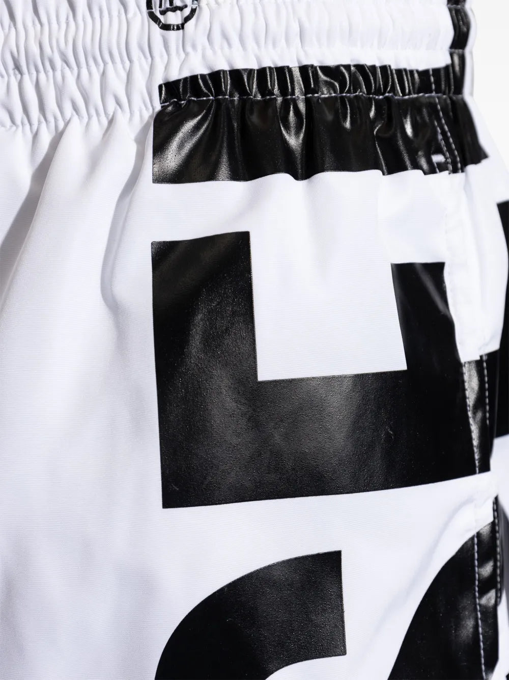 화이트 로고 수영 쇼츠