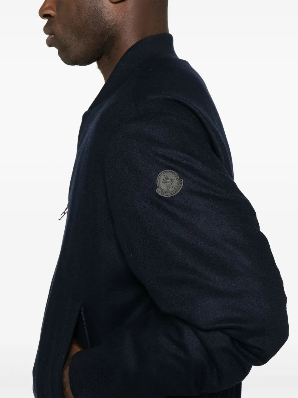 Imagem do Bomber Reversível Villerest da Moncler para Homem - Temporada Primavera-Verão 2025 - Detalhe 7