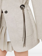 Imagen de un blazer de lana beige de Rabanne para mujeres - Temporada Primavera-Verano 2025 - Vista detallada 7