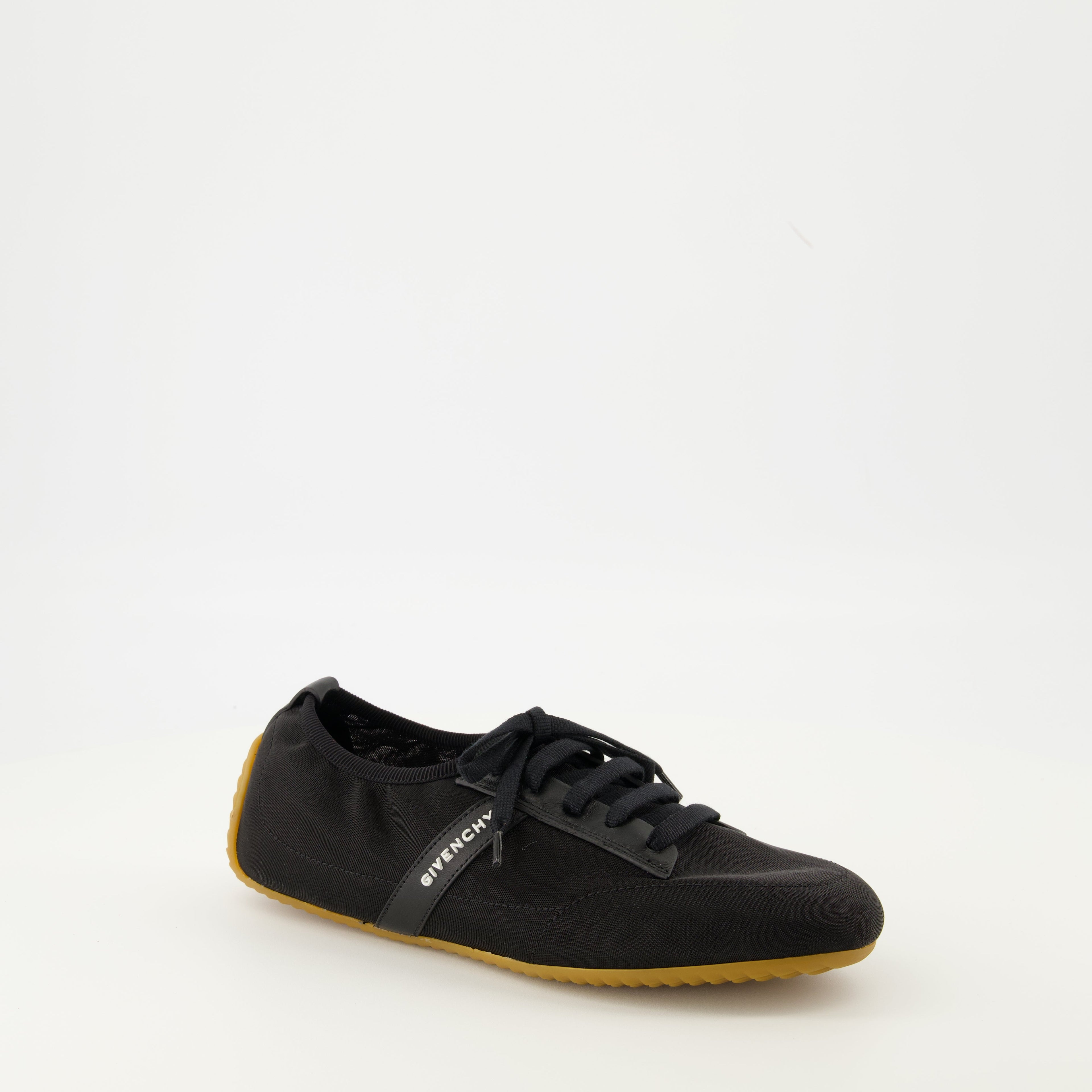 Givenchy Sneakers, Le Basket Slim Powder, Luxury Footwear, Fashion Sneakers, Stylish Sneakers