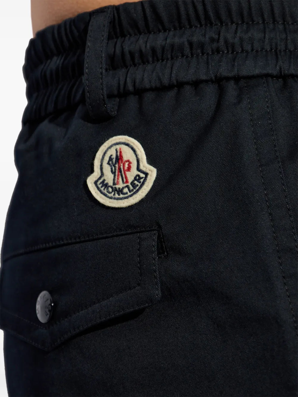 Immagine di Pantaloni in Cotone Blu di Moncler per Uomo - Stagione Primavera-Estate 2025 - Vista Dettaglio 7