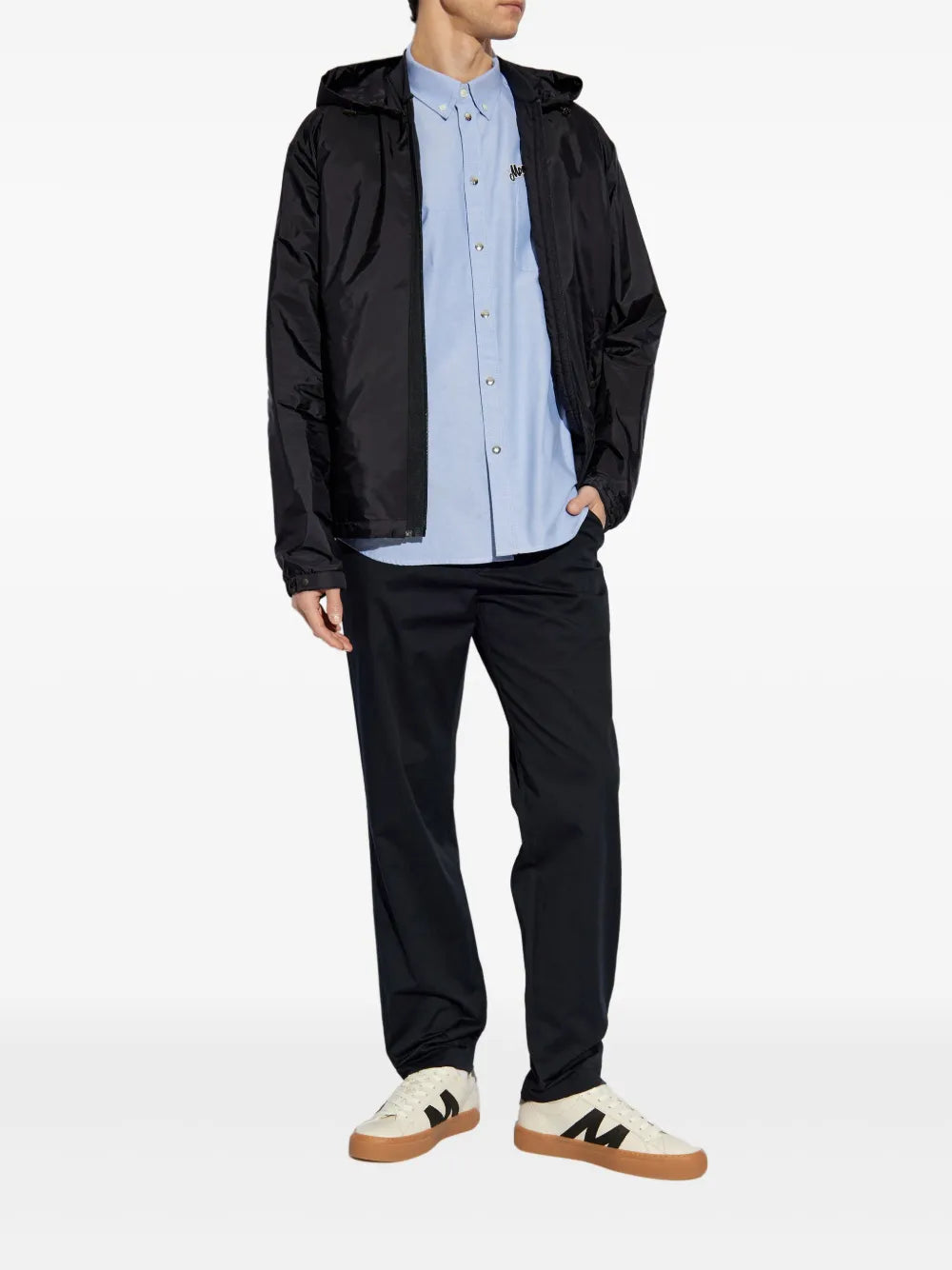 Immagine di Pantaloni in Cotone Blu di Moncler per Uomo - Stagione Primavera-Estate 2025 - Vista Posteriore