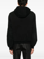 プラダの男性用ブラックフードジャケットの画像 - 2025年春夏シーズン - 詳細ビュー6