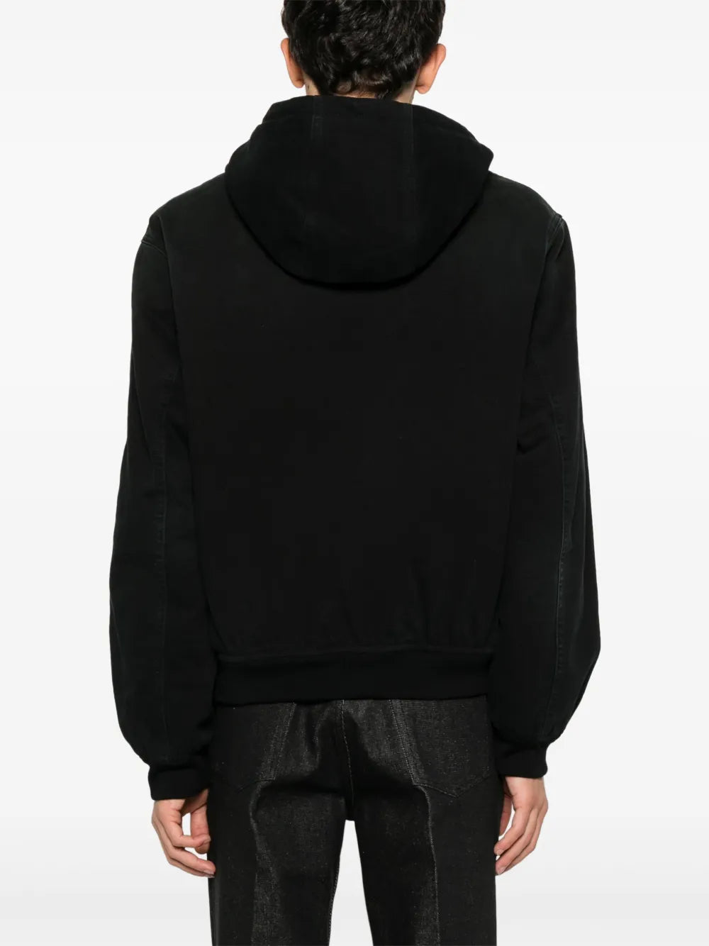 プラダの男性用ブラックフードジャケットの画像 - 2025年春夏シーズン - 詳細ビュー6