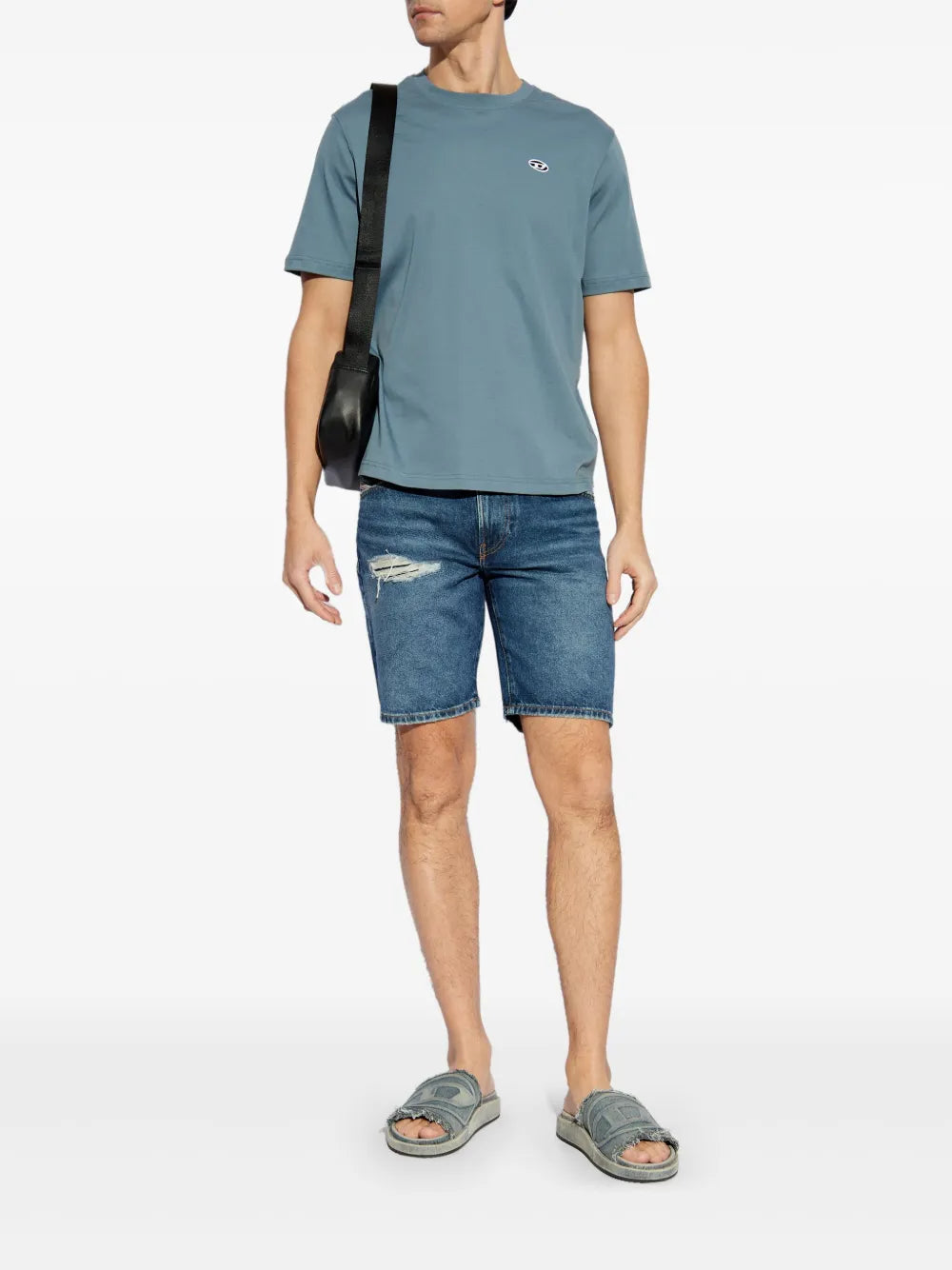 Image de D-Fin Blue Denim Shorts by Diesel pour hommes - Saison Printemps-Été 2025 - Vue du modèle 1