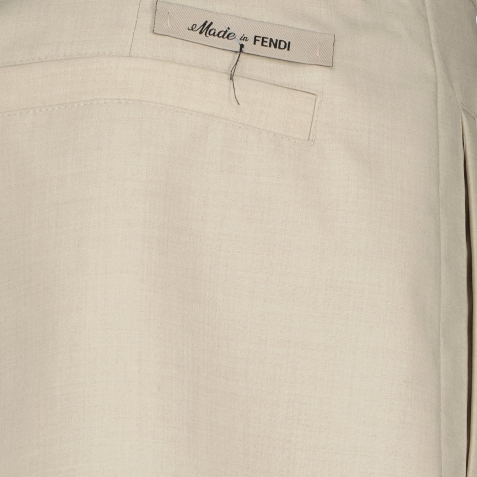 メンズのFendiによるウールショーツの画像 - シーズン春夏2024 - 詳細ビュー5