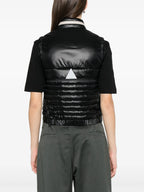 Imagen de la chaqueta de plumas sin mangas Moncler Gumiane negra de Moncler Grenoble para mujeres - Temporada Primavera-Verano 2025 - Vista de detalle 6