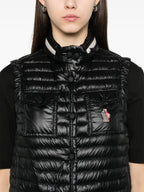 Imagen de la chaqueta de plumas sin mangas Moncler Gumiane negra de Moncler Grenoble para mujeres - Temporada Primavera-Verano 2025 - Vista de detalle 7