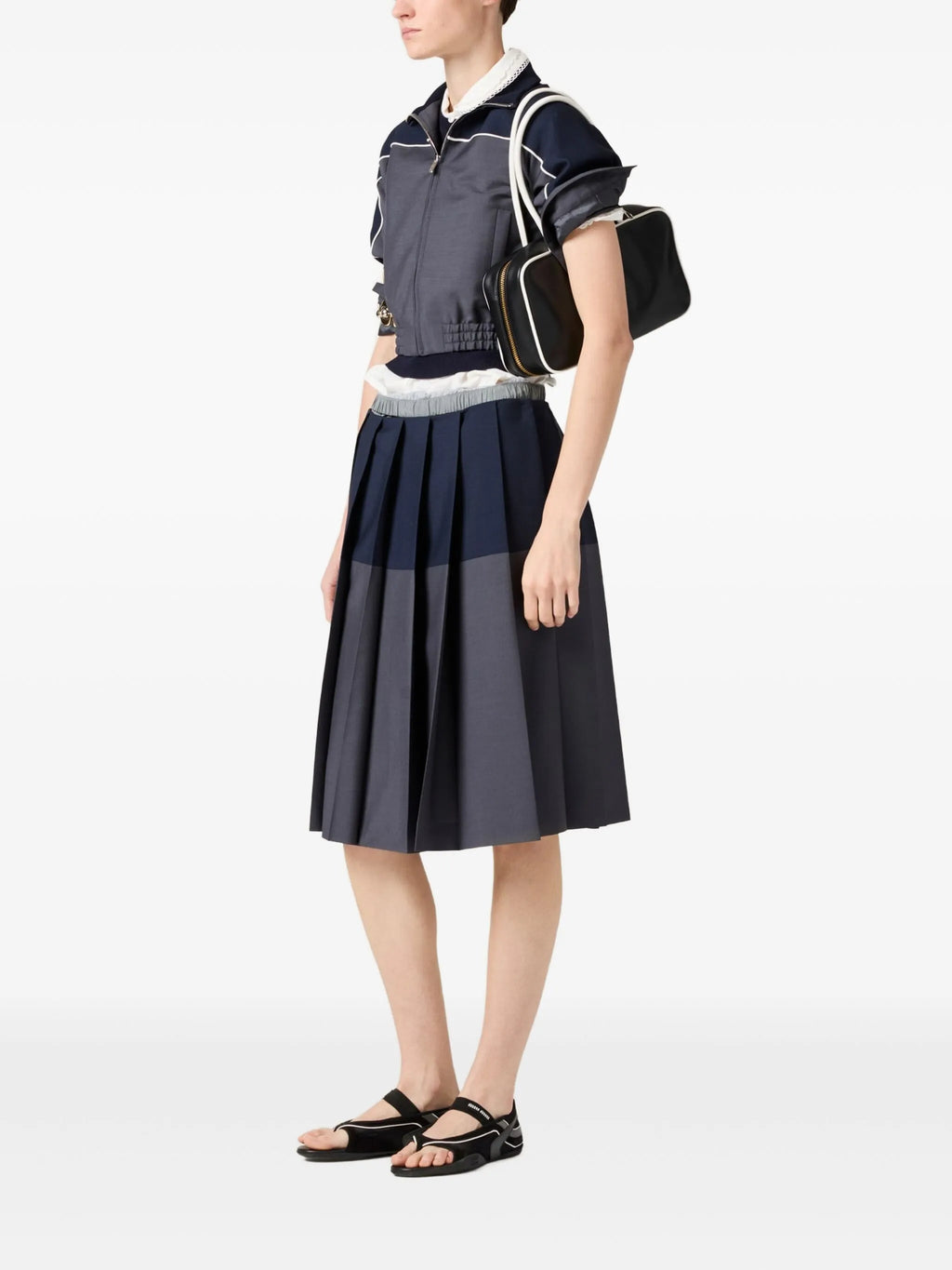 Immagine di camicia in popeline bianco di Miu Miu per donne - Stagione primavera-estate 2026 - Vista del modello 1