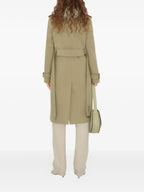 Immagine di un trench-coat lungo beige di Burberry per donne - Stagione Primavera-Estate 2025 - Dettaglio 6