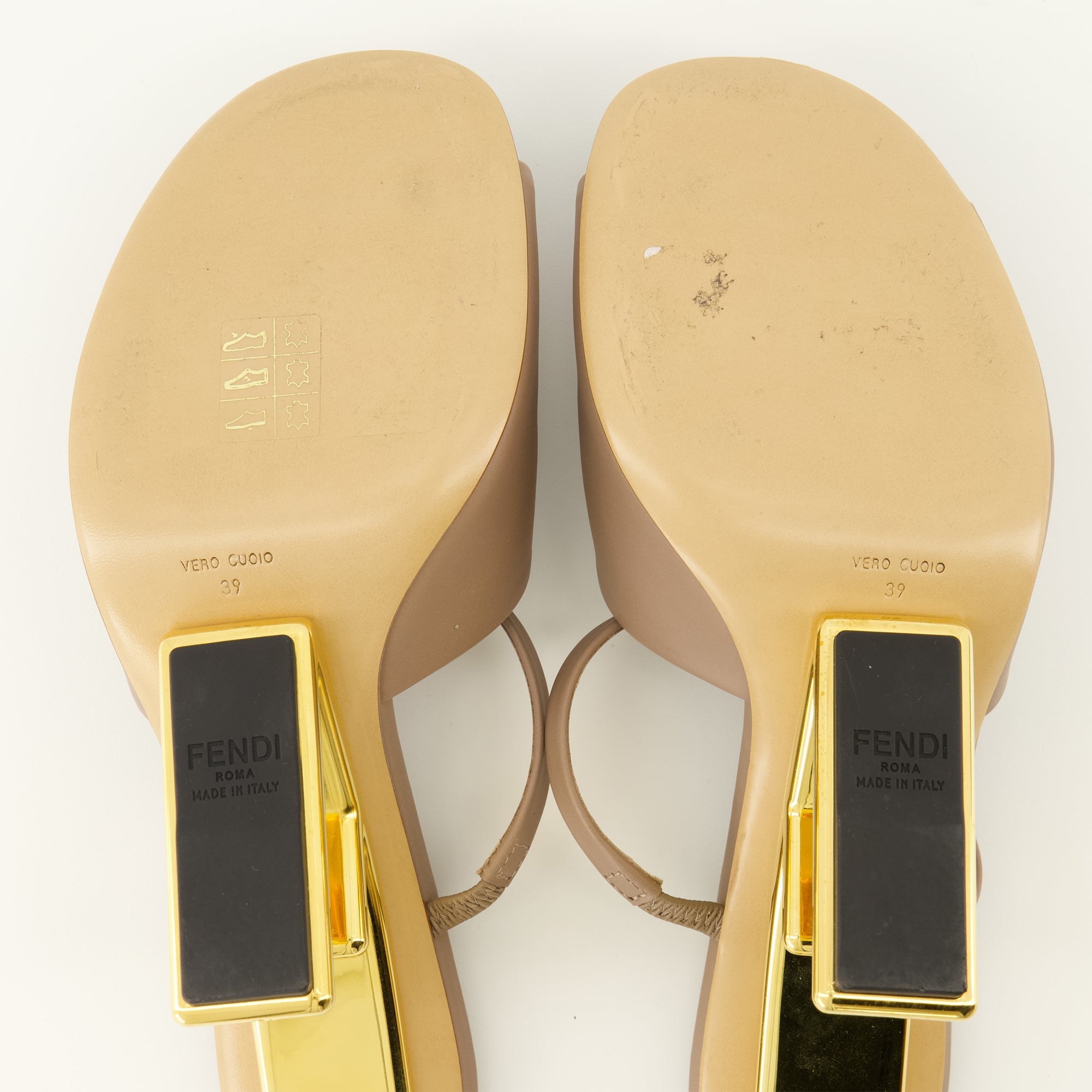 First Sandalen