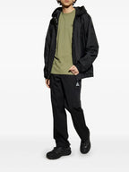 몽클레르 남성용 디스트레스드 로고 티셔츠 이미지 - 시즌 스프링-서머 2025 - 뒷면 보기