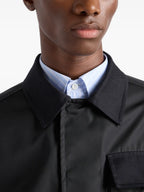 Image d'une veste en nylon noir de Prada pour hommes - Saison Printemps-Été 2025 - Détail vue 6