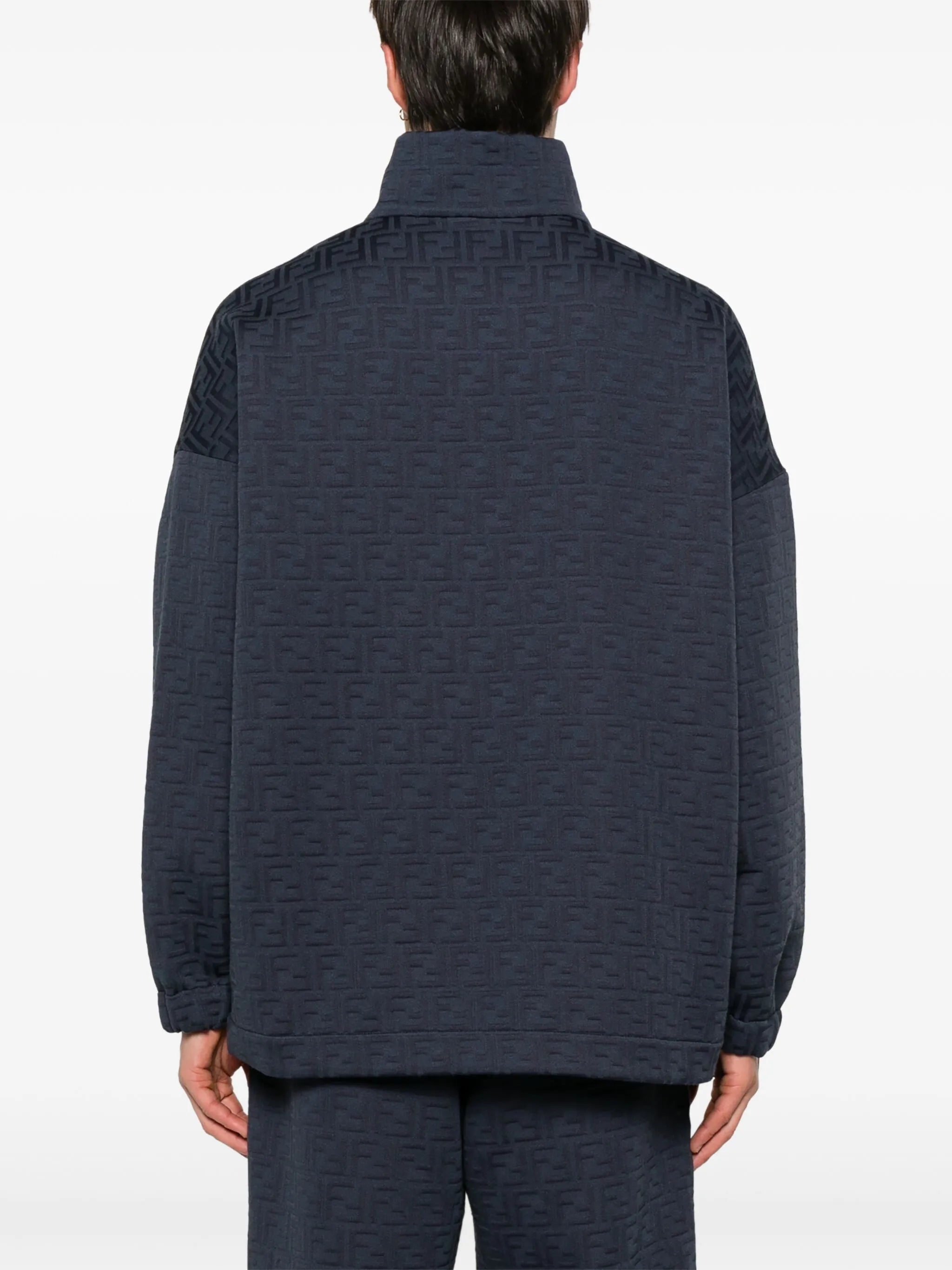 Image de la veste FF en marine monogrammée de Fendi pour hommes - Saison printemps-été 2025 - Vue modèle 3