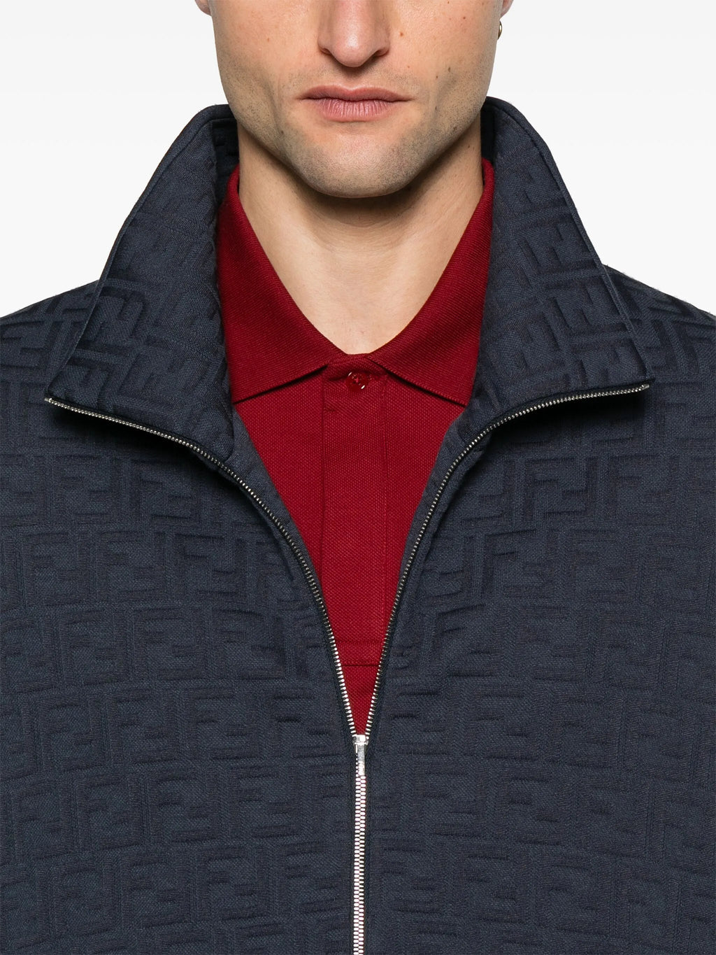 Image de la veste FF en marine monogrammée de Fendi pour hommes - Saison printemps-été 2025 - Vue modèle 4