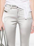 Imagem dos Slim Satin Jeans P-Ebbey da Diesel para Mulheres - Temporada Primavera-Verão 2025 - Detalhe 7