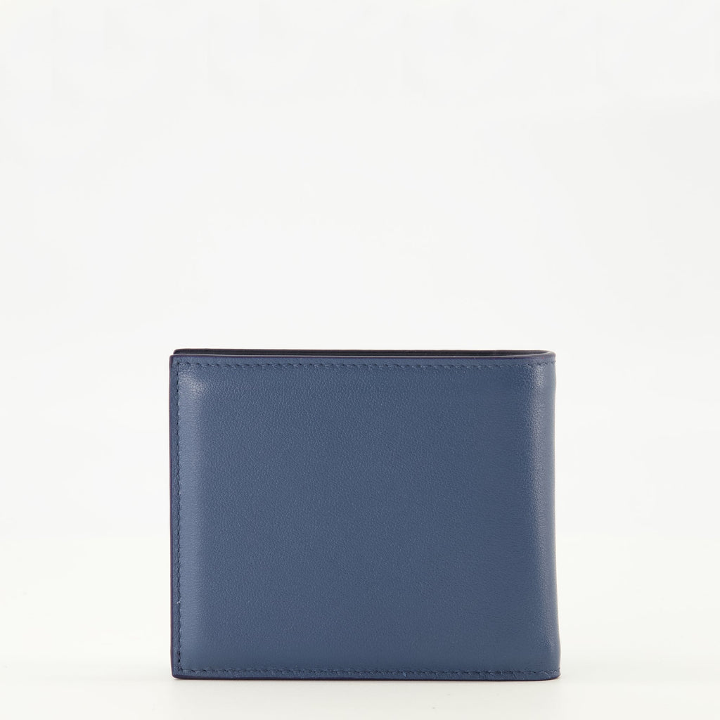 Imagen de una billetera de cuero azul marino de Givenchy para hombres - Temporada primavera-verano 2026 - Vista trasera