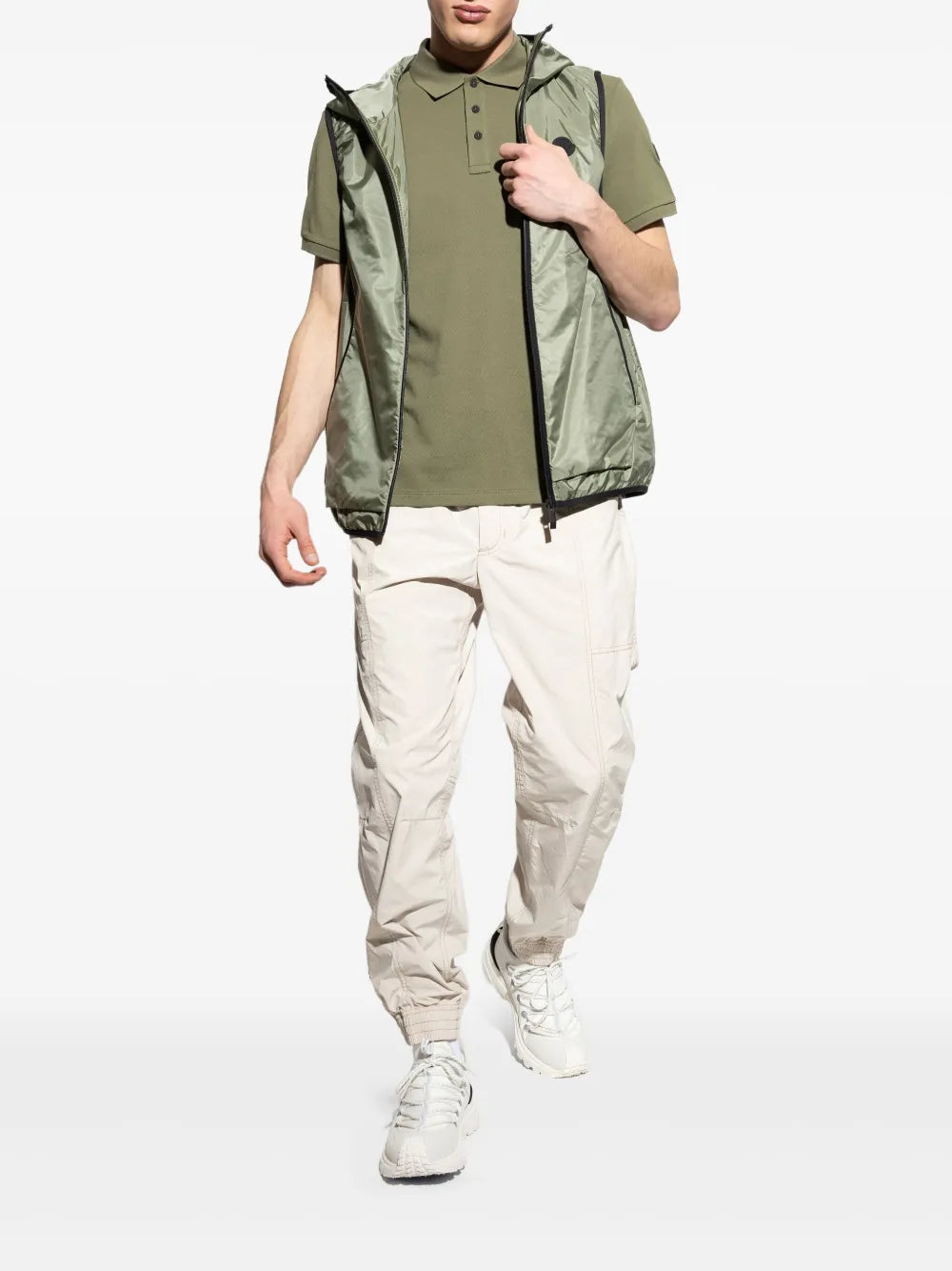 Bild der ärmellosen Jacke Moretan von Moncler für Männer - Saison Frühjahr-Sommer 2025 - Rückansicht