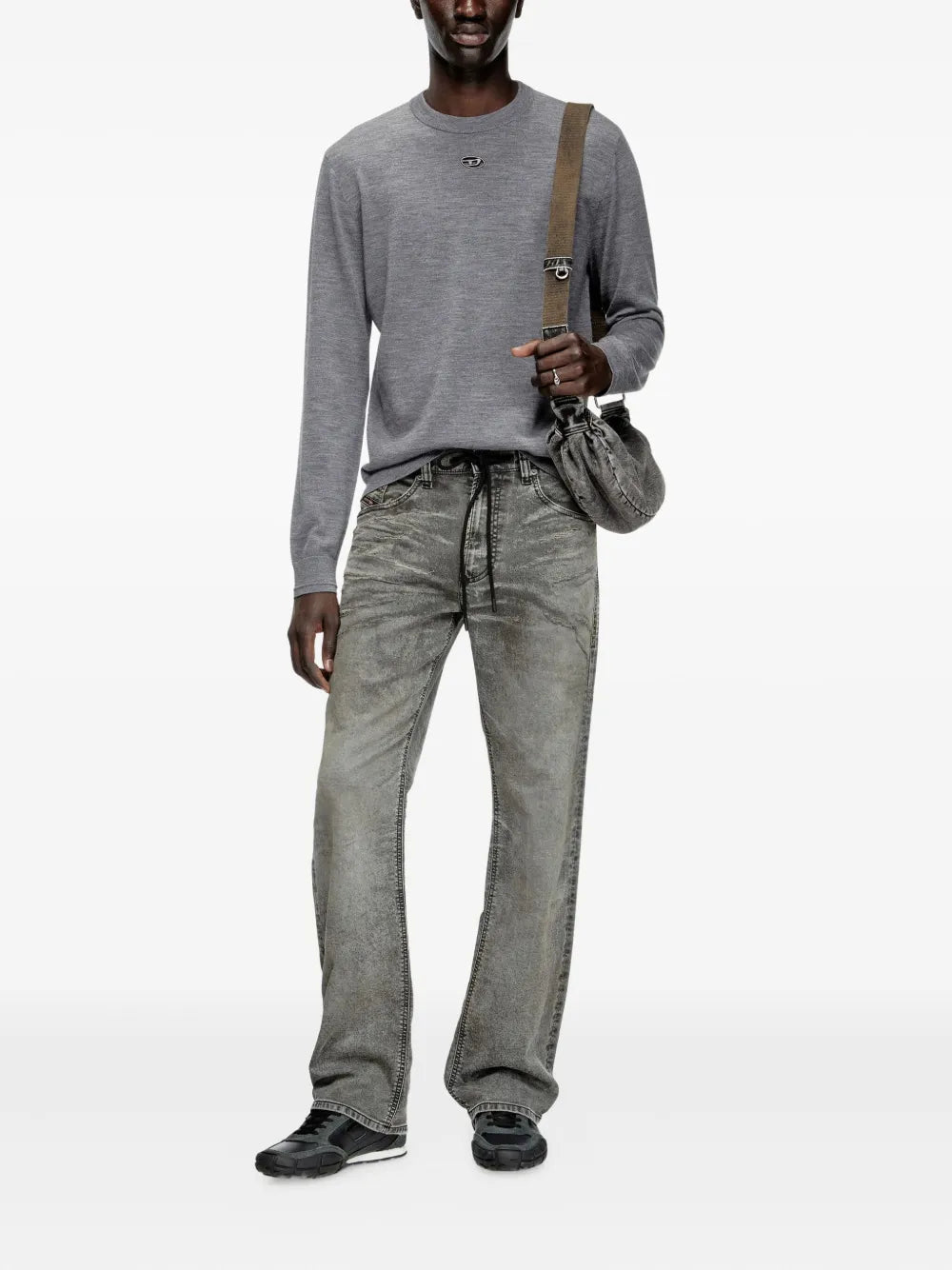 Imagen del suéter de punto K-Valiam de Diesel para hombres - Temporada Otoño-Invierno 2025 - Vista del modelo 1