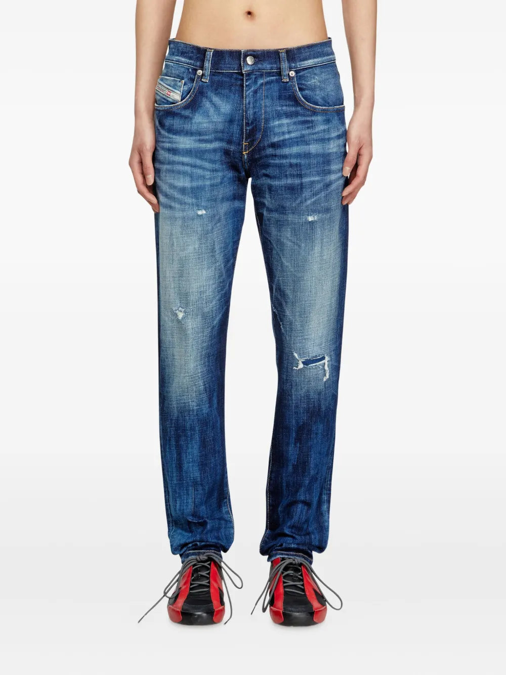 Imagem de Jean D-Strukt da Diesel para Homens - Temporada Outono-Inverno 2025 - Vista do modelo 2