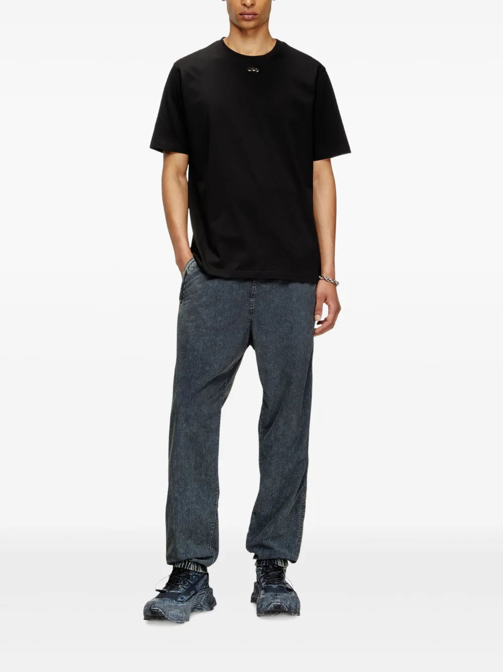 Imagen de la camiseta T-Adjust-Marey de Diesel para hombres - Temporada Otoño-Invierno 2025 - Vista del modelo 1