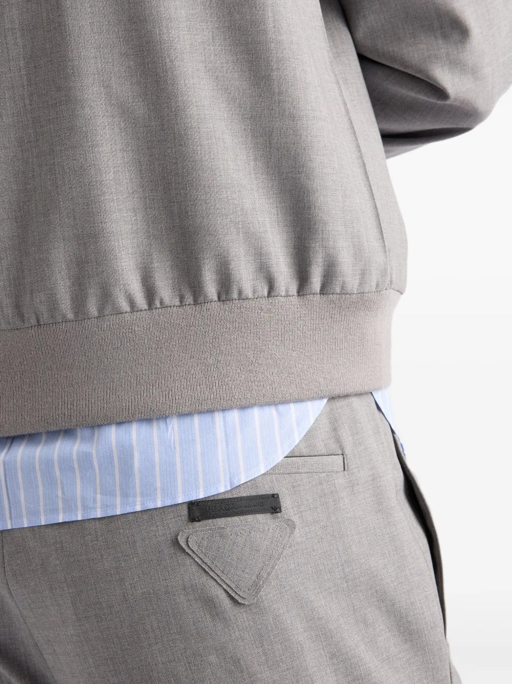 Imagem de calças de jogging em lã Prada da Prada para homens - Temporada Outono-Inverno 2025 - Detalhe 7