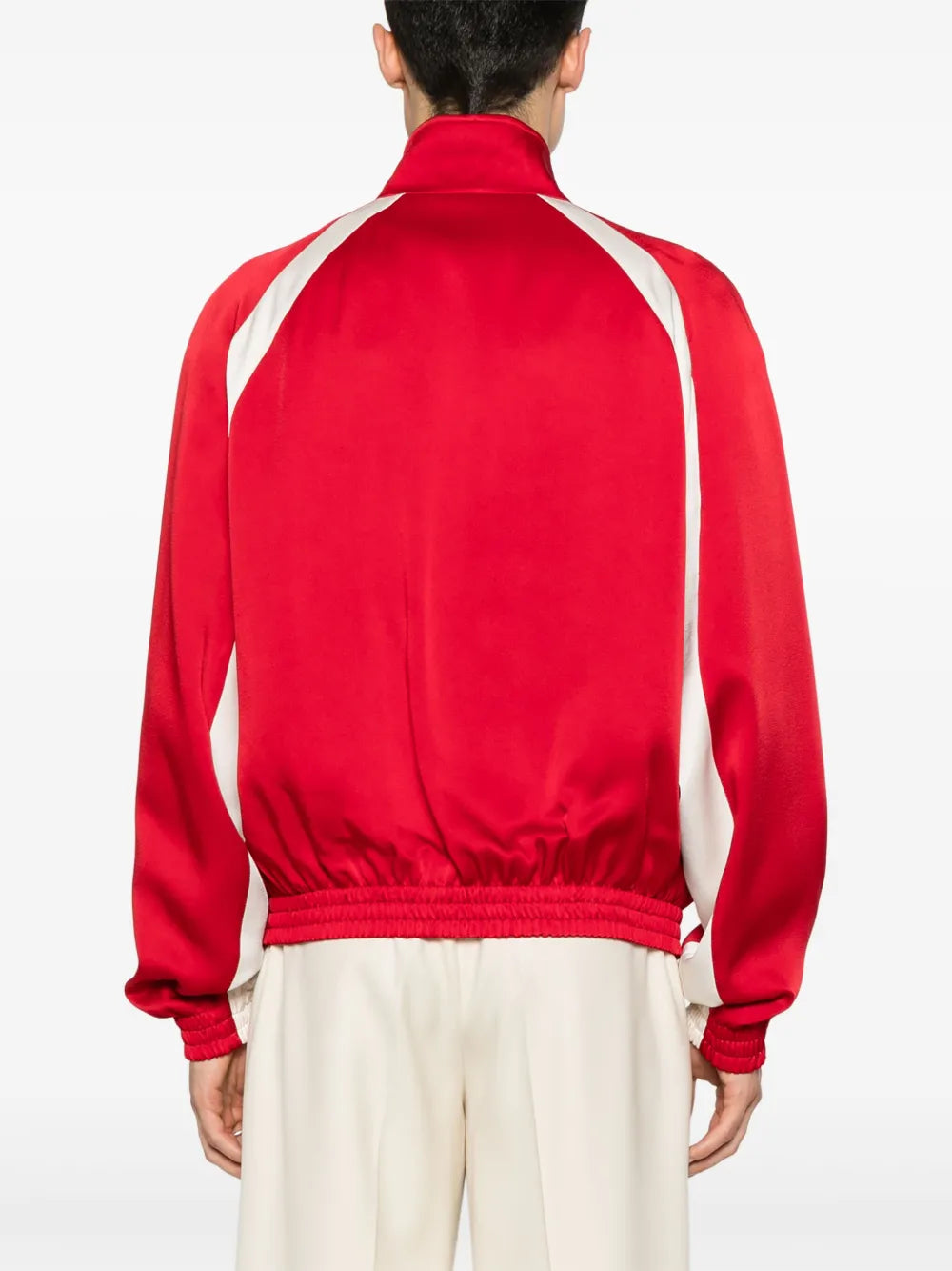 Imagen de la chaqueta teddy de satén rojo de Saint Laurent para hombres - Temporada Primavera-Verano 2025 - Vista de detalle 6