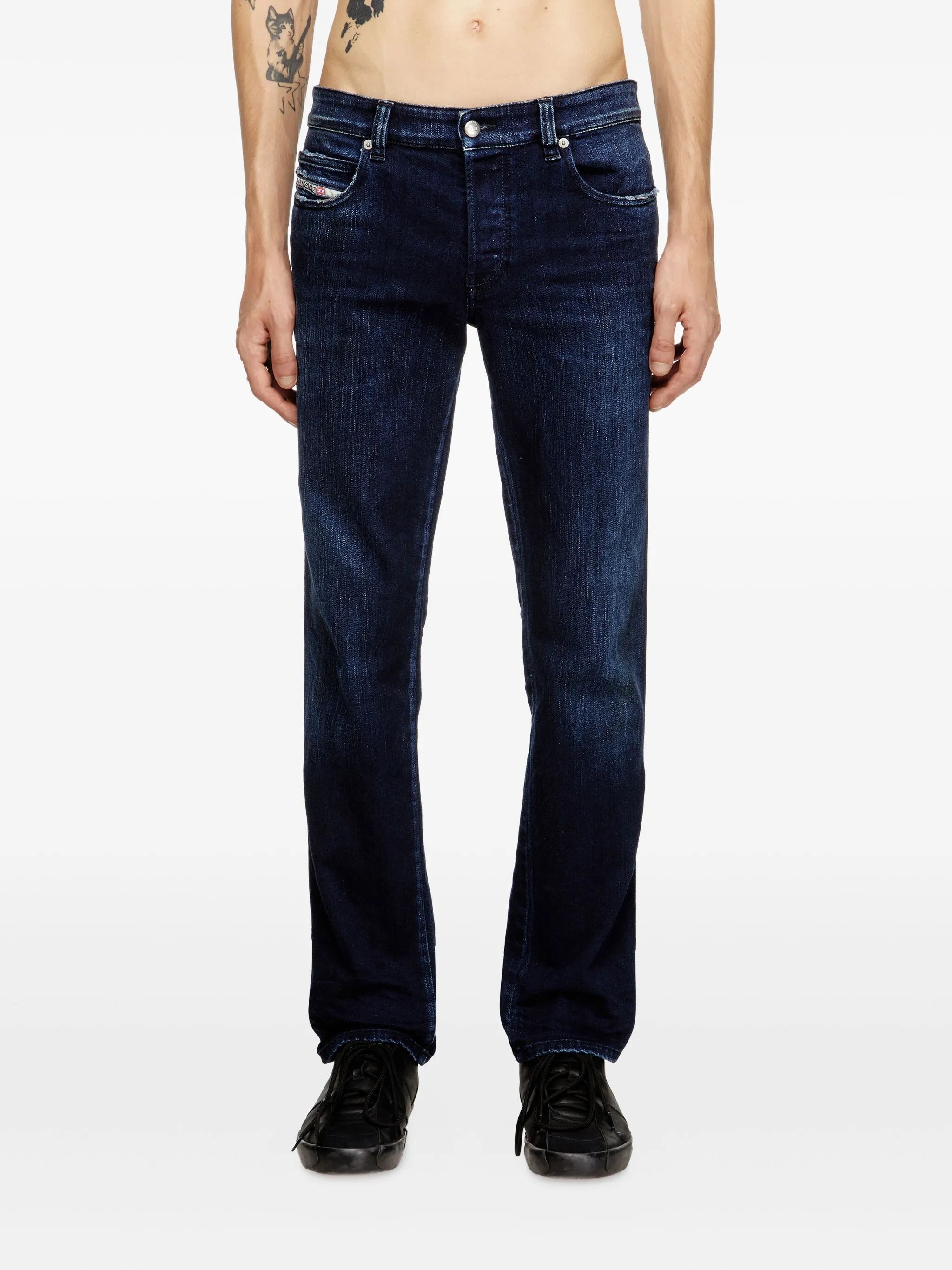 Image of Jean D-Vyl 1992 L32 Bleu Marine by Diesel for Men - Season Autumn-Winter 2025 - Model view 2