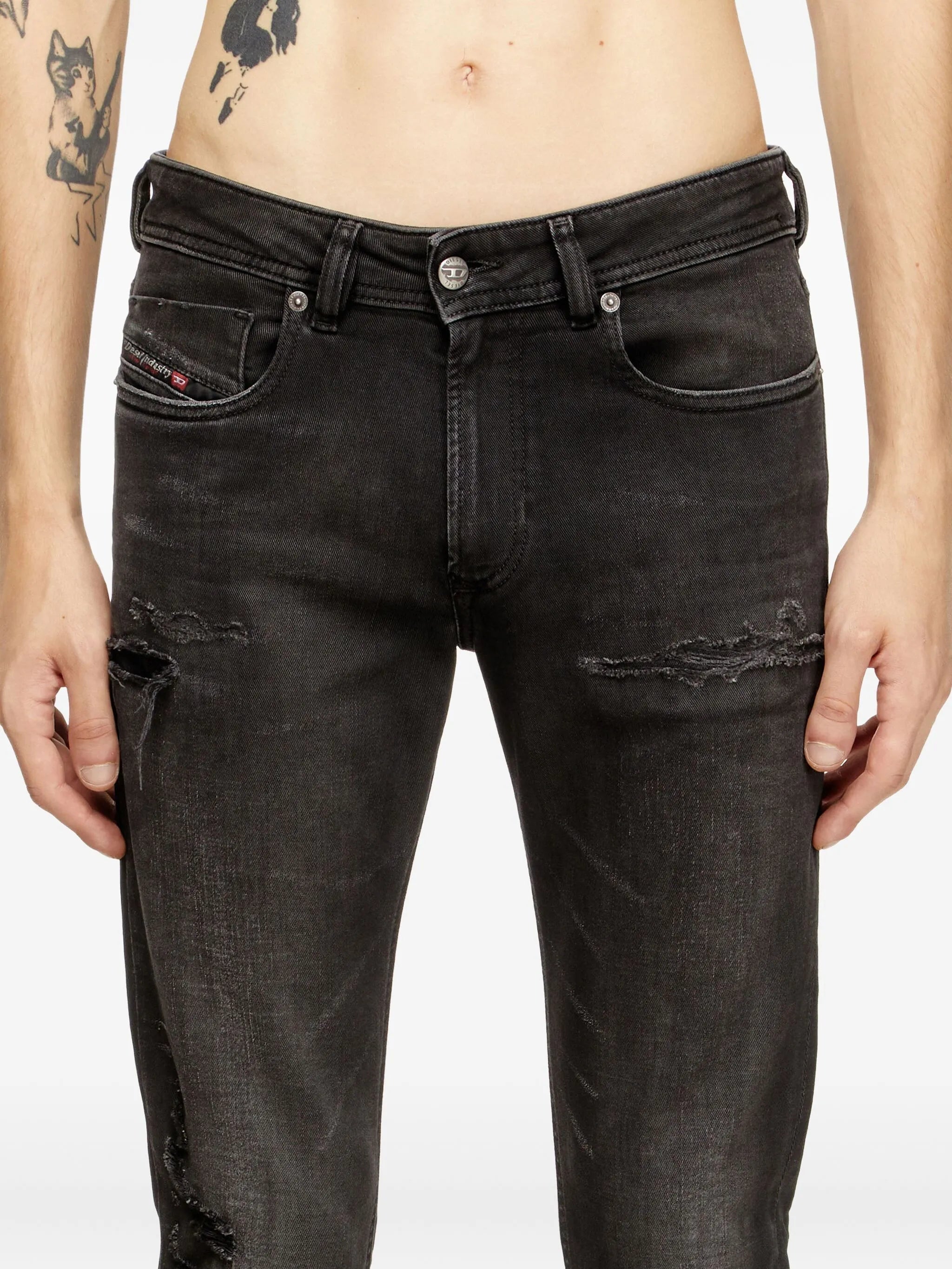 Imagen de Le Jean Sleenker 1979 L32 de Diesel para hombres - Temporada Otoño-Invierno 2025 - Vista del modelo 4