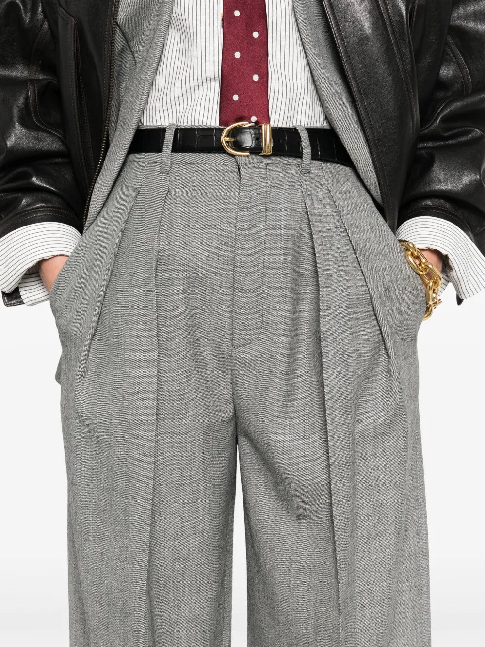 サン・ローランによるウィメンズワイドレッグウールパンツの画像 - シーズン春夏2025 - 詳細ビュー7