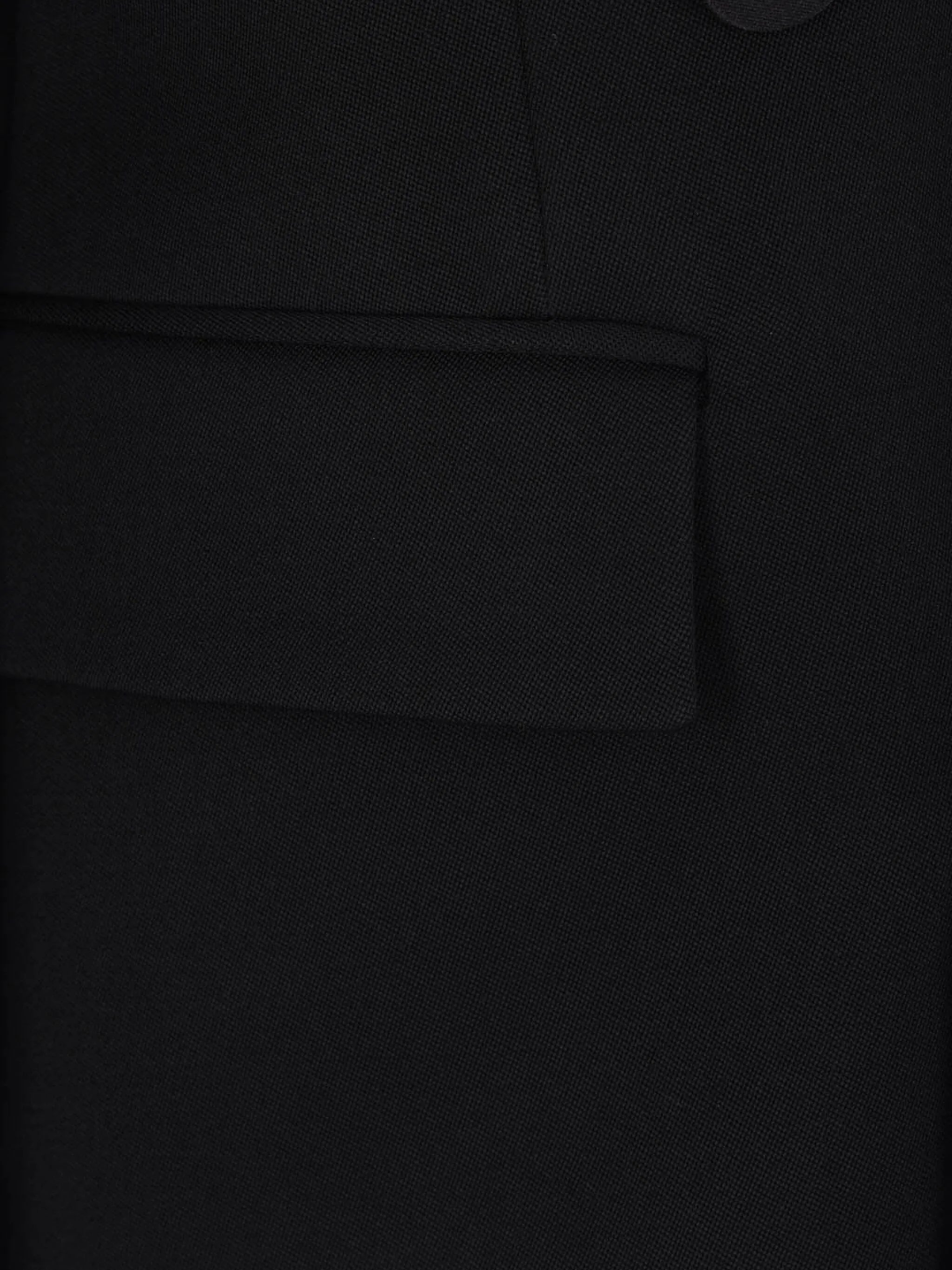 サンローランの女性用クラシックオーバーサイズブラックブレザーの画像 - シーズン春夏2025 - モデルビュー3