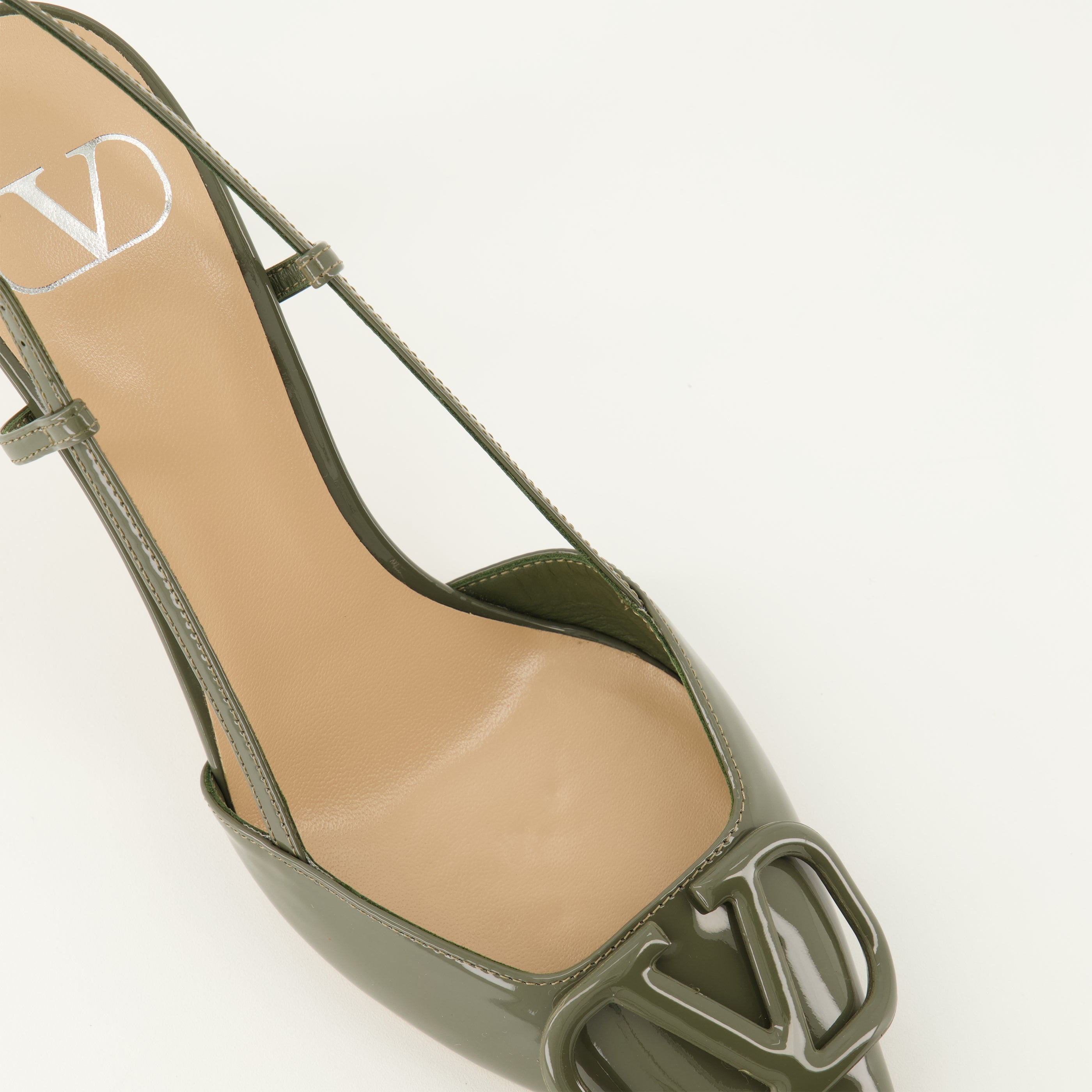 Vlogo Heels