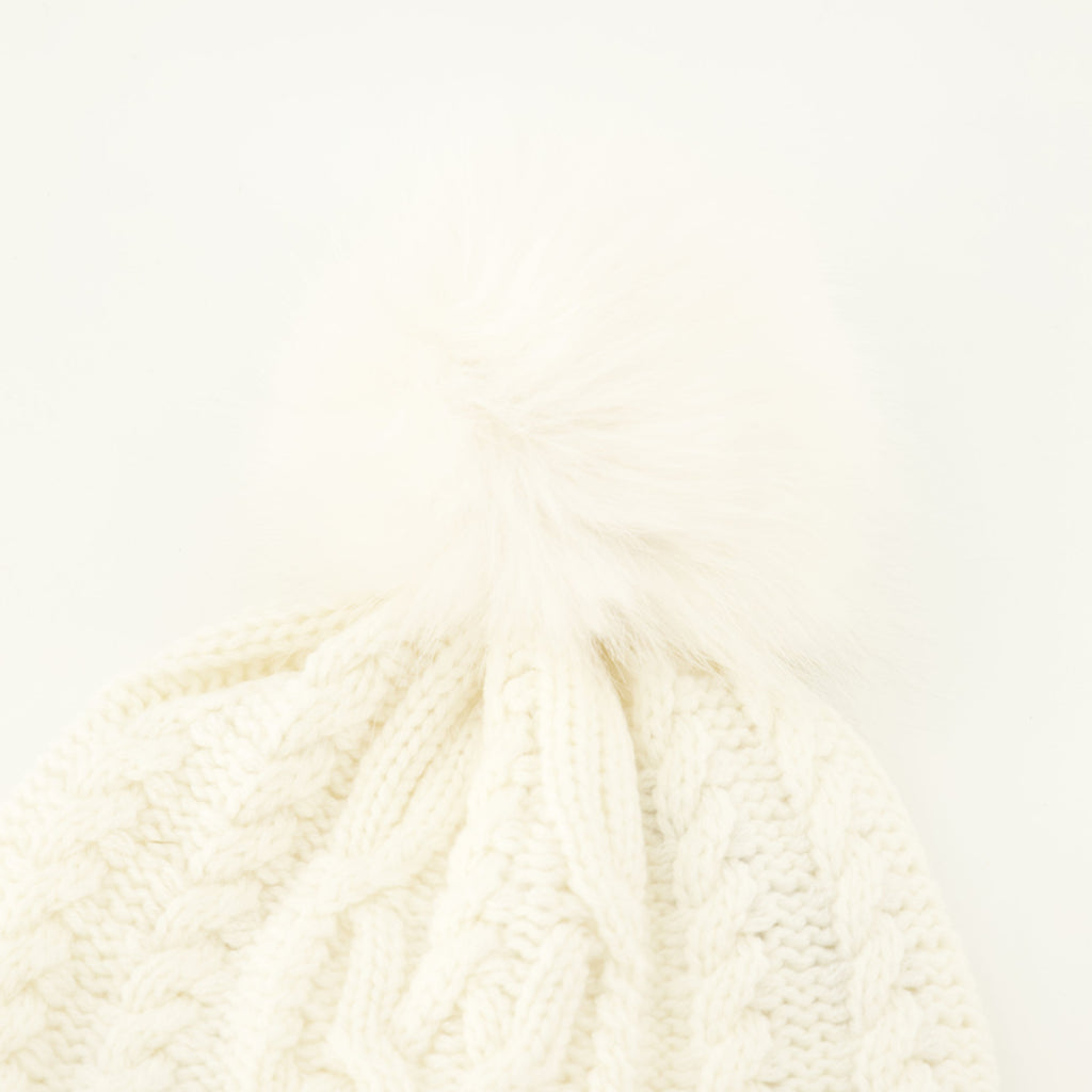 Berretto bianco in cashmere a trecce