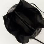 Image d'un sac en cuir noir Prada par Prada pour femmes - Saison Automne-Hiver 2025 - Détail vue 2