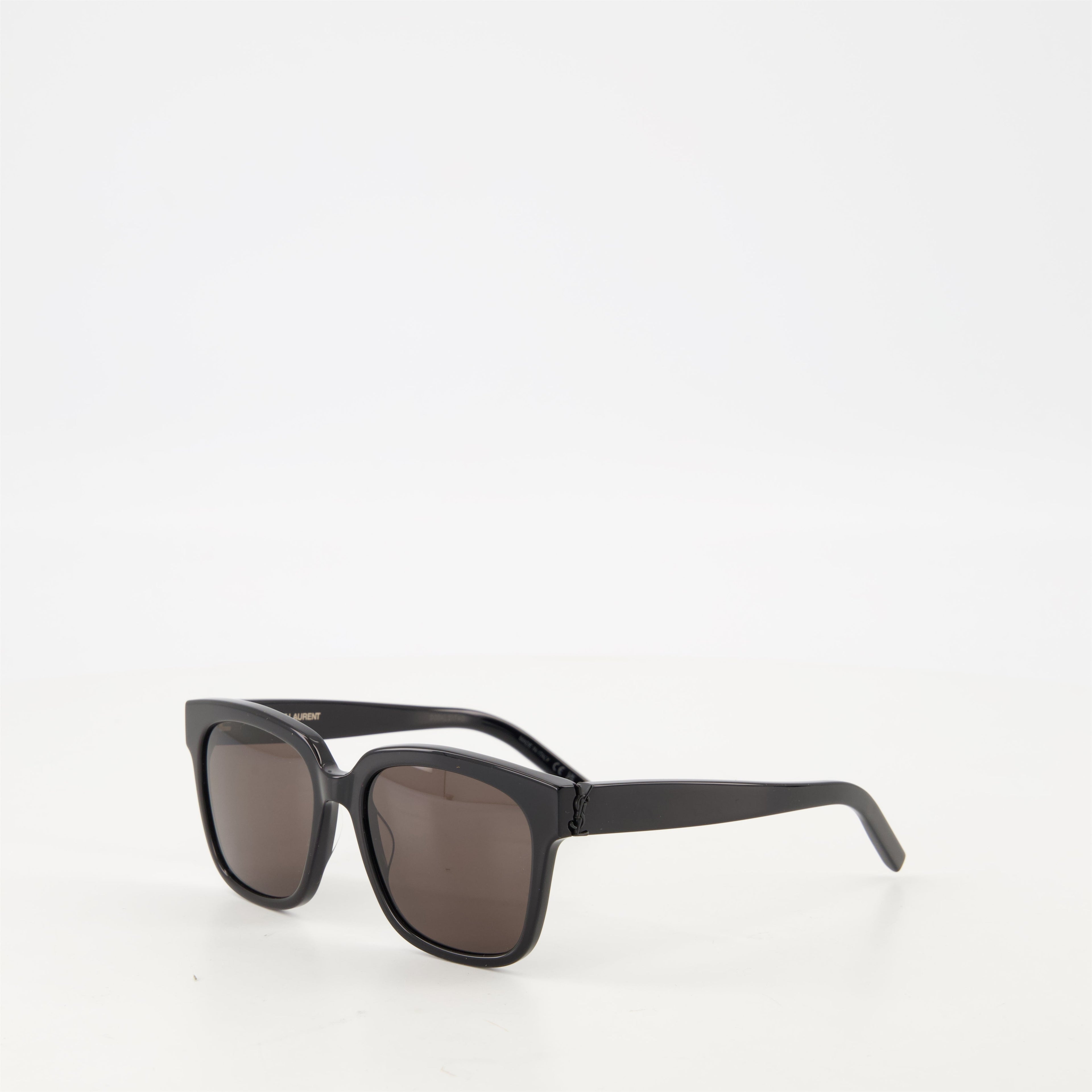 SL M40 sunglasses, Saint Laurent eyewear, black sunglasses, UV protection eyewear, unisex sunglasses