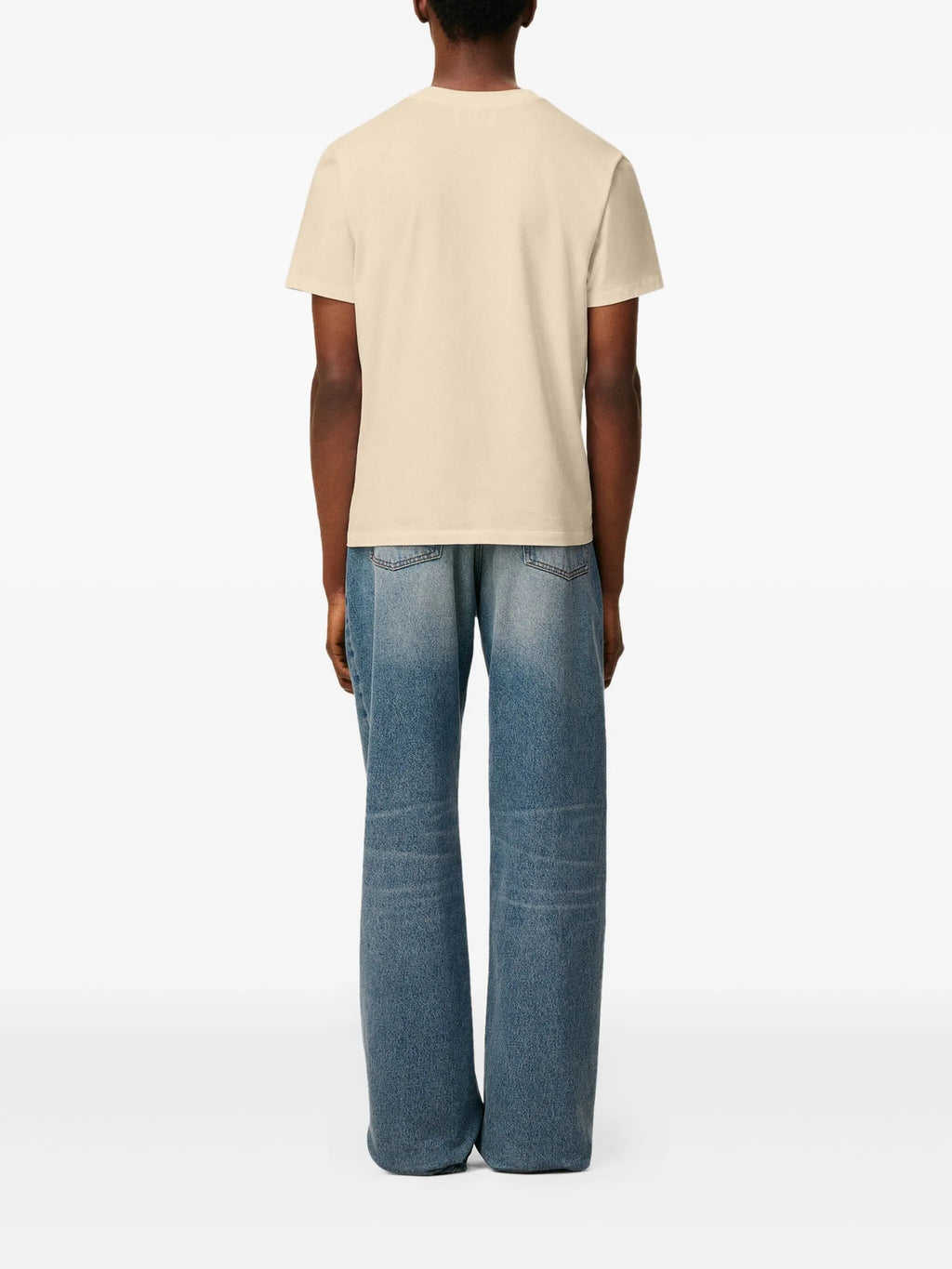 Immagine della T-shirt Ami de coeur Beige di Ami PARIS per uomini - Stagione Autunno-Inverno 2025 - Vista del modello 3